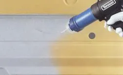 г